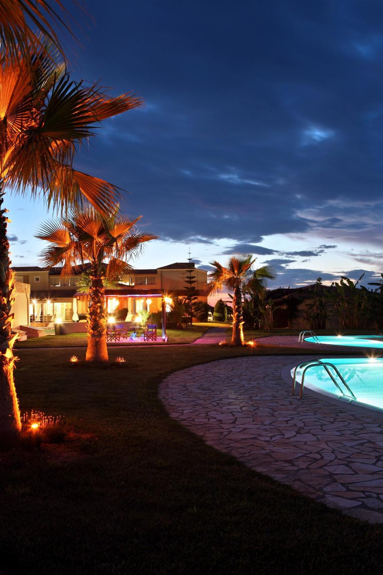 Superior Bungalow Shared Pool